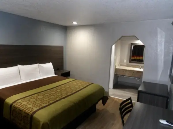 Southmore Boulevard Motel 4